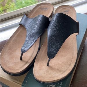 NEW Dansko Black Sandals